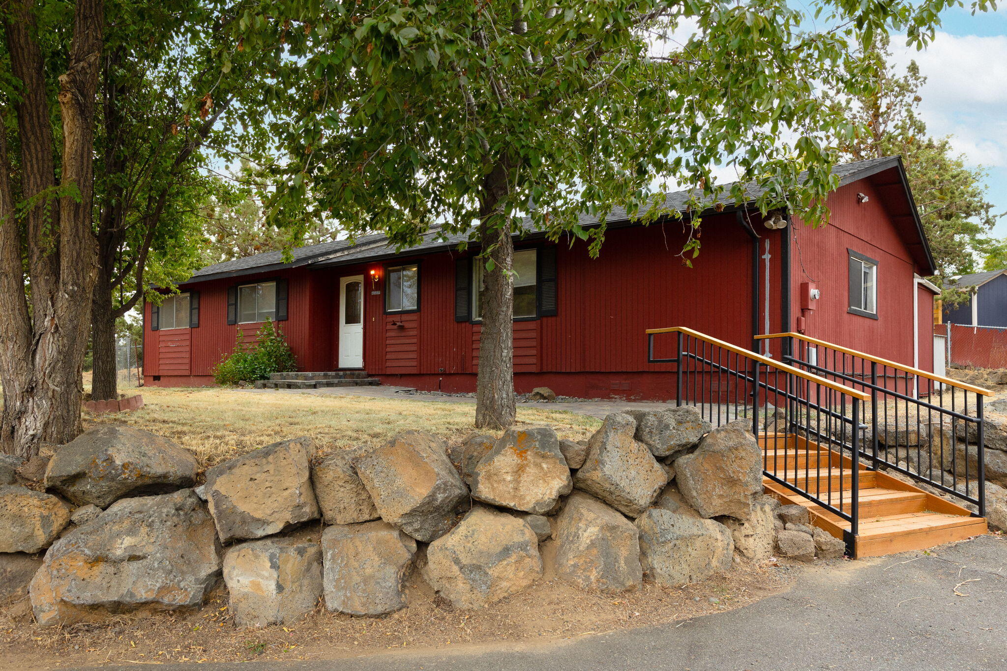 Hunters Cir, Bend, OR 97701