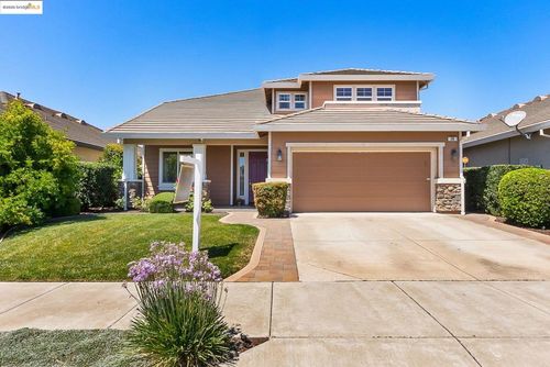 38 Grand Canyon Cir, Oakley, CA, 94561-5229 | Card Image