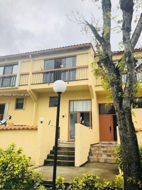 7795 Grande St, Sunrise, FL, 33351-6313 | Card Image