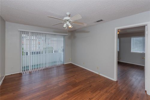 apt-116-3115 Helms St, Austin, TX, 78705-3050 | Card Image