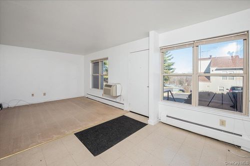 501 Maplewood Gdns, Nanuet, NY, 10954-5953 | Card Image