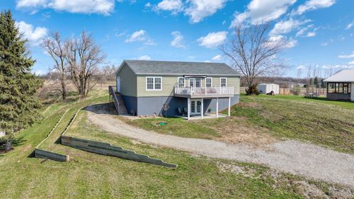 1023 Tompkins Dr, Cement City, MI, 49233-9706 | Card Image