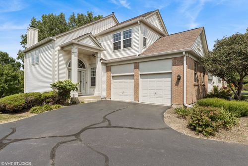 7 Edgebrook Ct, Algonquin, IL, 60102-6833 | Card Image
