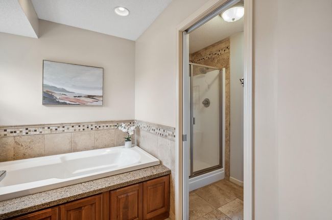 Primary ensuite - jetted tub! | Image 22