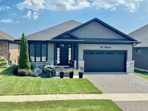 697 Barker St, Mount Brydges, ON, N0L1W0 | Card Image