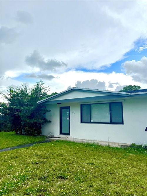 850-850 W 64th St, Hialeah, FL, 33012 | Card Image