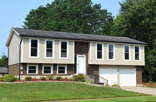 8059 Harvest Ln, Indianapolis, IN, 46256-3401 | Card Image