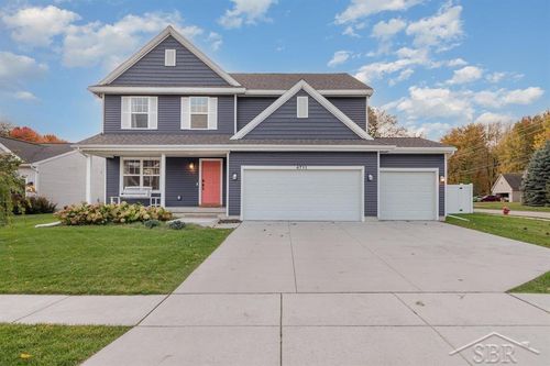 4711 Trotters Pointe Cir, Midland, MI, 48642-6860 | Card Image