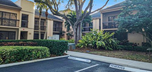 203-9460 Meadowood Dr, Fort Pierce, FL, 34951-2943 | Card Image