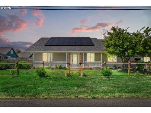 30 Village Dr, Creswell, OR, 97426-9602 | Card Image