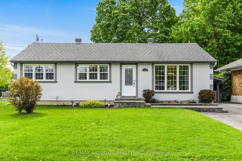 1727 Chene St, Rockland, ON, K4K1C2 | Card Image
