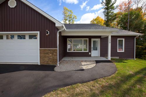 139 Winburn Ave, Bridgewater, NS, B4V4A2 | Card Image