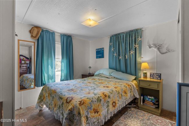 524 E Fort Macon Rd, House other with 2 bedrooms, 1 bathrooms and null parking in Atlantic Beach NC | Image 4