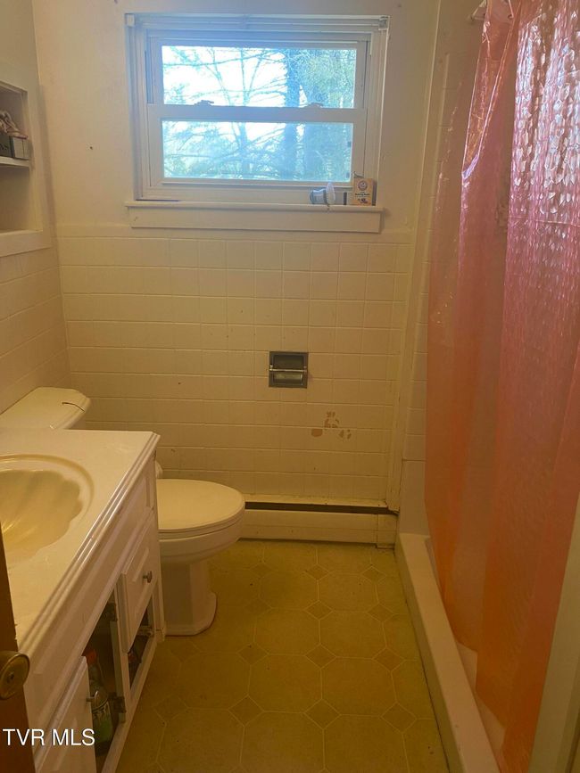 6192 Hurricane Rd, House other with 3 bedrooms, 2 bathrooms and null parking in Wise VA | Image 28