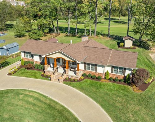 152 Fairways Dr, Hendersonville, TN, 37075-2611 | Card Image