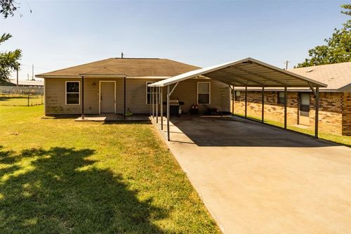 1015 E Greenlee Street, Cushing, OK, 74023 | Card Image