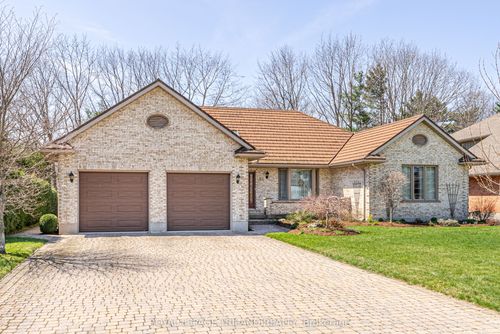 154 Parkview Dr, Dorchester, ON, N0L1G2 | Card Image