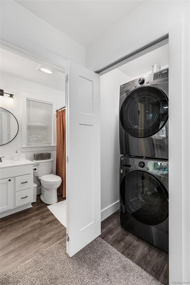 Laundry conveniently located on the 2nd floor, the W&D stay! | Image 13