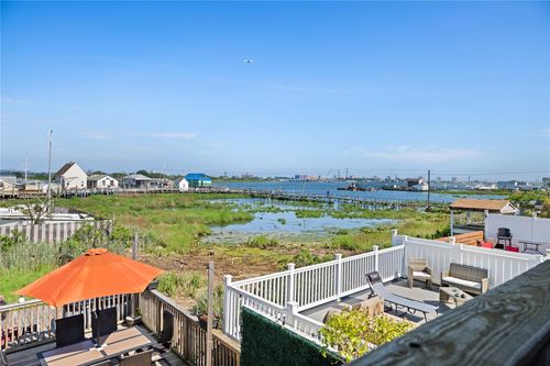 1024 Cross Bay Blvd, Broad Channel, NY, 11693-1130 | Card Image