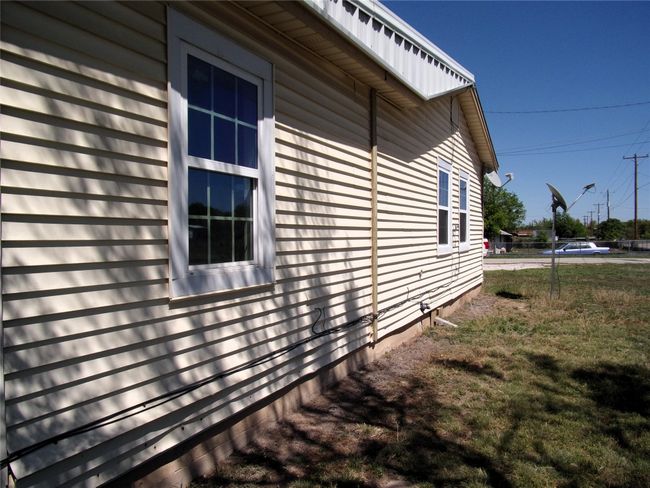 View of side of home | Image 4