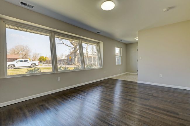 4) Living Room | Image 9