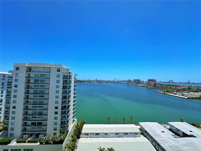 1501 - 7928 East Dr, Condo with 2 bedrooms, 2 bathrooms and null parking in North Bay Village FL | Image 33