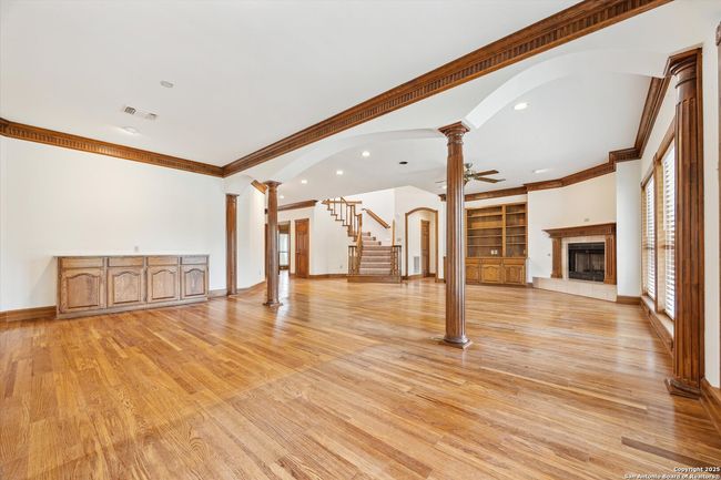 640 Woodlake Dr, House other with 5 bedrooms, 5 bathrooms and null parking in Mcqueeney TX | Image 12