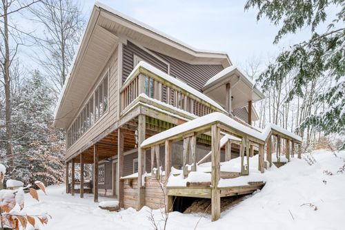 9586 E Lure Rd, Hesperia, MI, 49421-9304 | Card Image