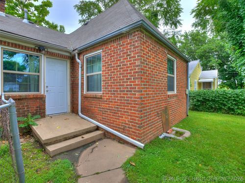 1509 Indianapolis Ave, Tulsa, OK, 74112-5827 | Card Image