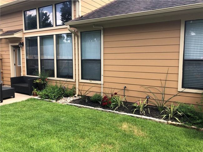 6701 Covered Bridge Dr, Condo with 3 bedrooms, 3 bathrooms and null parking in Austin TX | Image 18