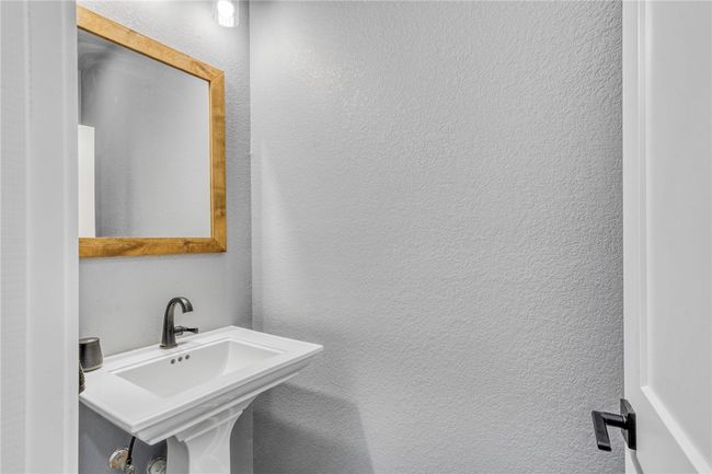 Bathroom with sink | Image 32