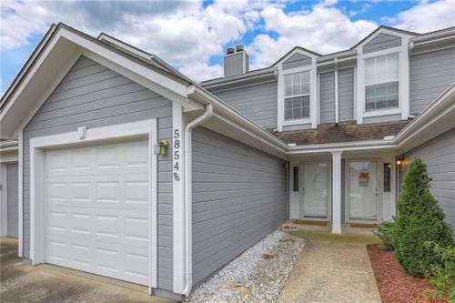 5854 Nw Plantation Ln, Lee's Summit, MO, 64064-1299 | Card Image