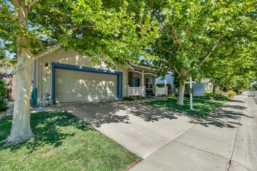 2409 Hepworth Dr, Davis, CA, 95618-7670 | Card Image