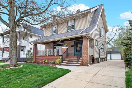 2224 Bunts Rd, Lakewood, OH, 44107-6106 | Card Image