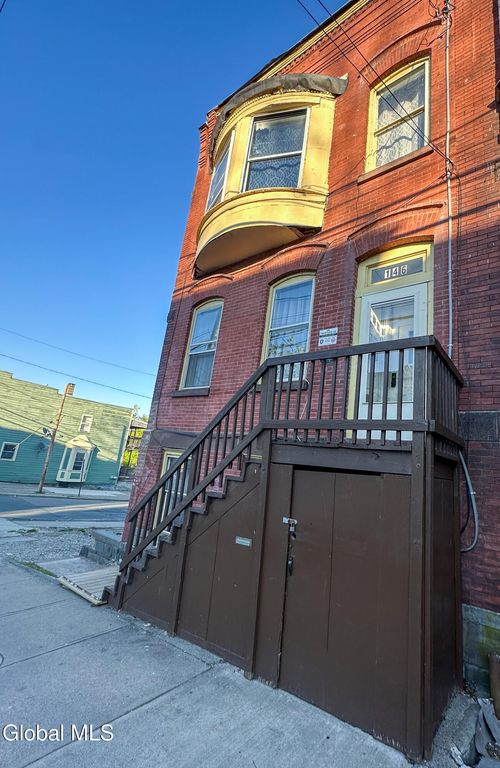 146 Lark St, Albany, NY, 12210-1426 | Card Image