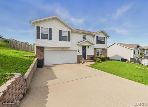 100 Mary Catherine, Waynesville, MO, 65583-2330 | Card Image