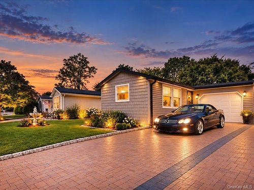 10 Greenwood Blvd, Manorville, NY, 11949-3108 | Card Image