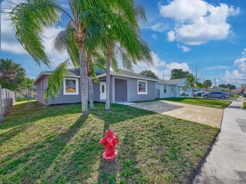 1549 W 19th St, Riviera Beach, FL, 33404-5215 | Card Image