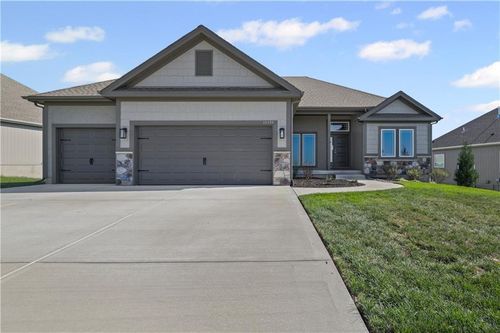 10139 N Winchester Ave, Kansas City, MO, 64156-7935 | Card Image