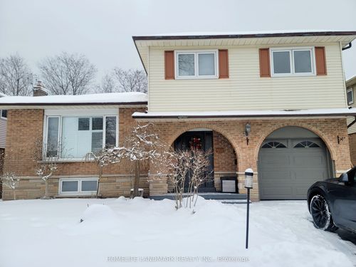 16 Mansfield Cres, Whitby, ON, L1N6T4 | Card Image