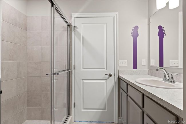 30 Bedroom 3 Bath.jpg | Image 12