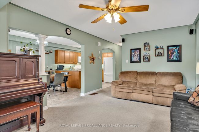1771 Glenforest Blvd, House other with 3 bedrooms, 3 bathrooms and 4 parking in Peterborough ON | Image 25