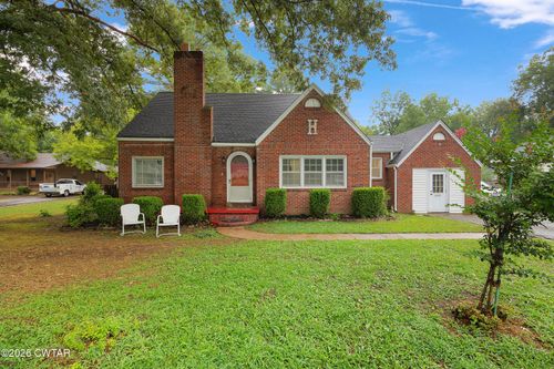 301 Bolivar Hwy, Jackson, TN, 38301-7814 | Card Image