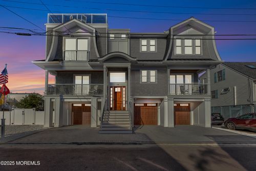 18 Mea Ln, Beach Haven, NJ, 08008-3633 | Card Image