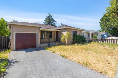 827 Chestnut Street, House other with 2 bedrooms, 1 bathrooms and 2 parking in Redwood City CA | Image 3