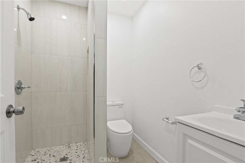 Residential Lease in Inglewood 4