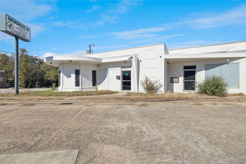 602 Davis St, Grand Prairie, TX, 75050-5821 | Card Image