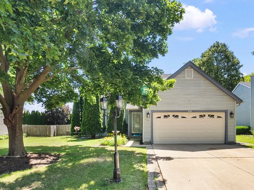 211 N Oltendorf Rd, Streamwood, IL, 60107-1085 | Card Image