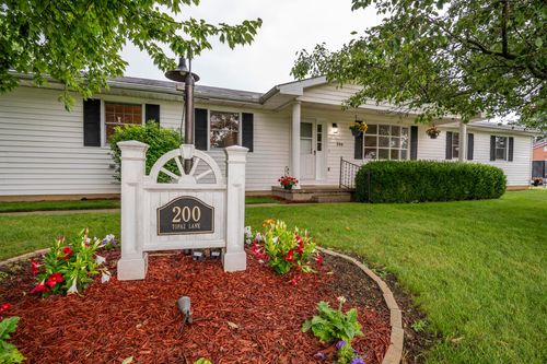 200 Topaz Ln, Washington Court House, OH, 43160-1745 | Card Image