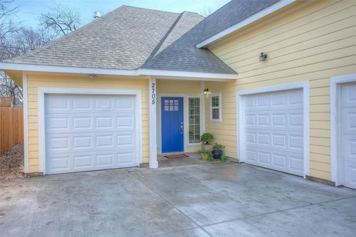 2705 College Ave, Fort Worth, TX, 76110-3116 | Card Image